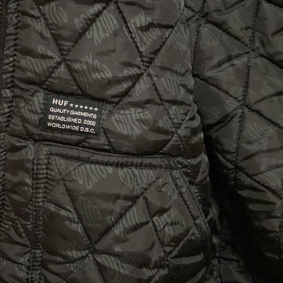 Huf Light Puffer Vest - Picture 7 of 9